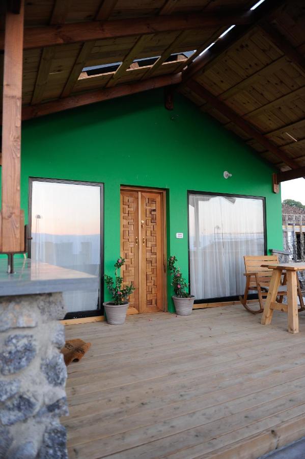 The Green And Red Cabins Ma'ale Gamla Extérieur photo
